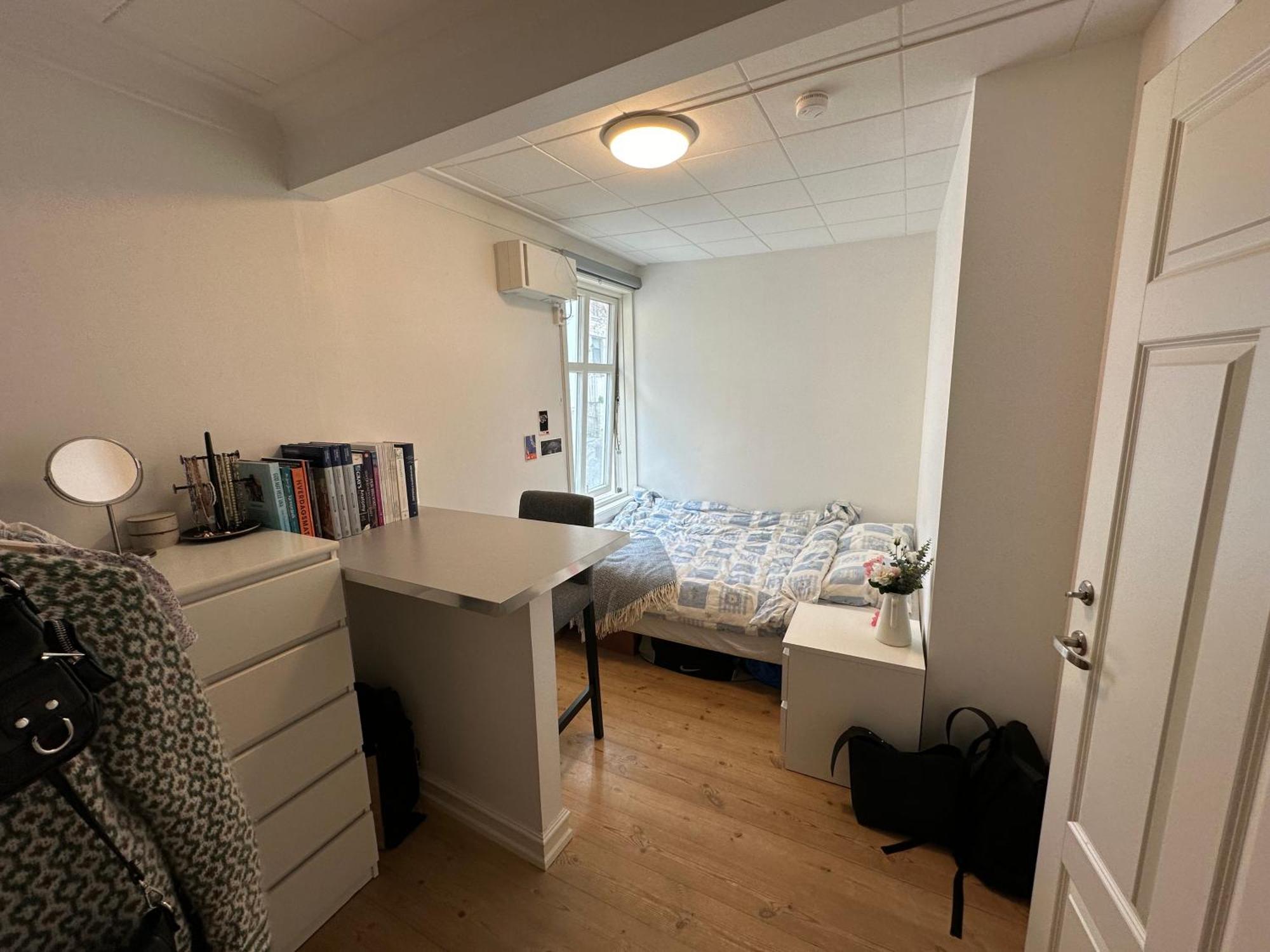 Sjarmerende Bolig Like Ved Togstasjonen Apartment Bergen Exterior photo