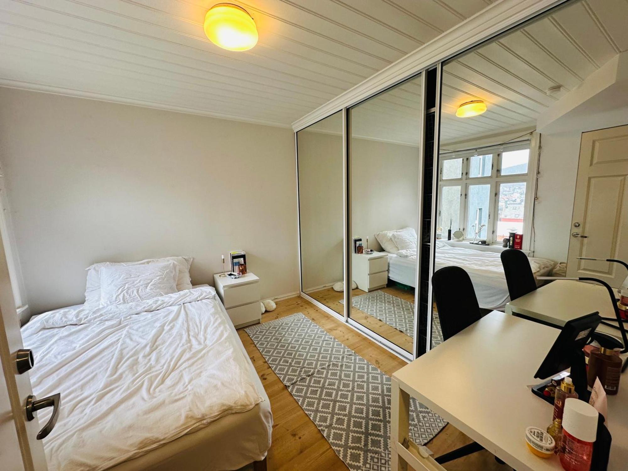 Sjarmerende Bolig Like Ved Togstasjonen Apartment Bergen Exterior photo