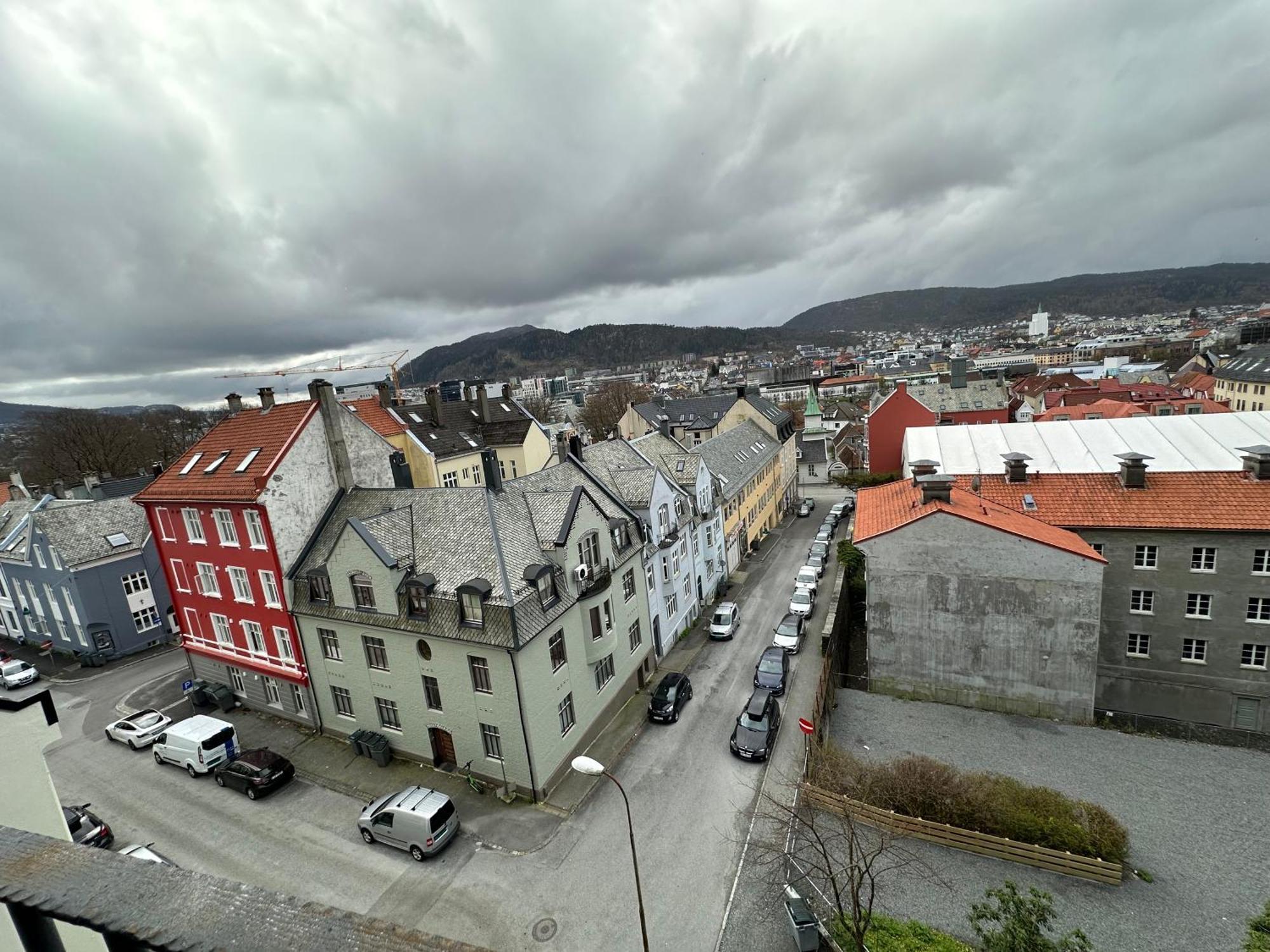 Sjarmerende Bolig Like Ved Togstasjonen Apartment Bergen Exterior photo